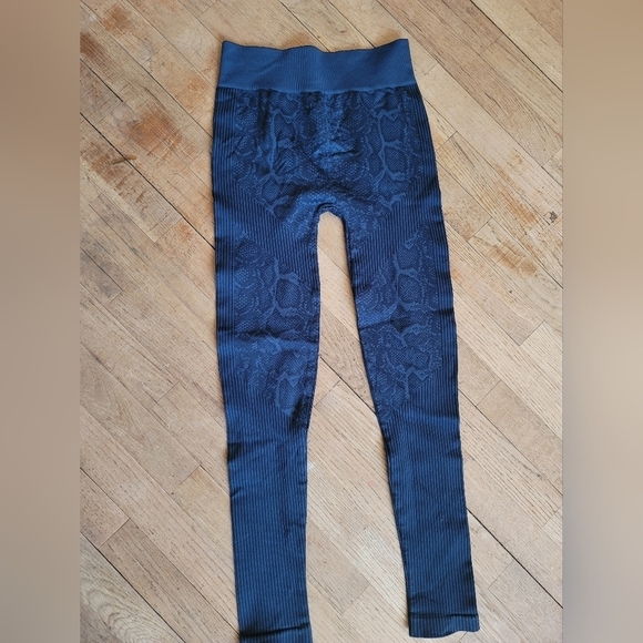 Nikibiki Pants - NIKIBIKI Snake Print Seamless Leggings